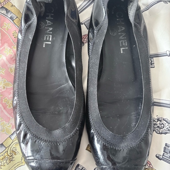 Chanel Black 38.5 Patent Leather Ballet Flats - Picture 2 of 9